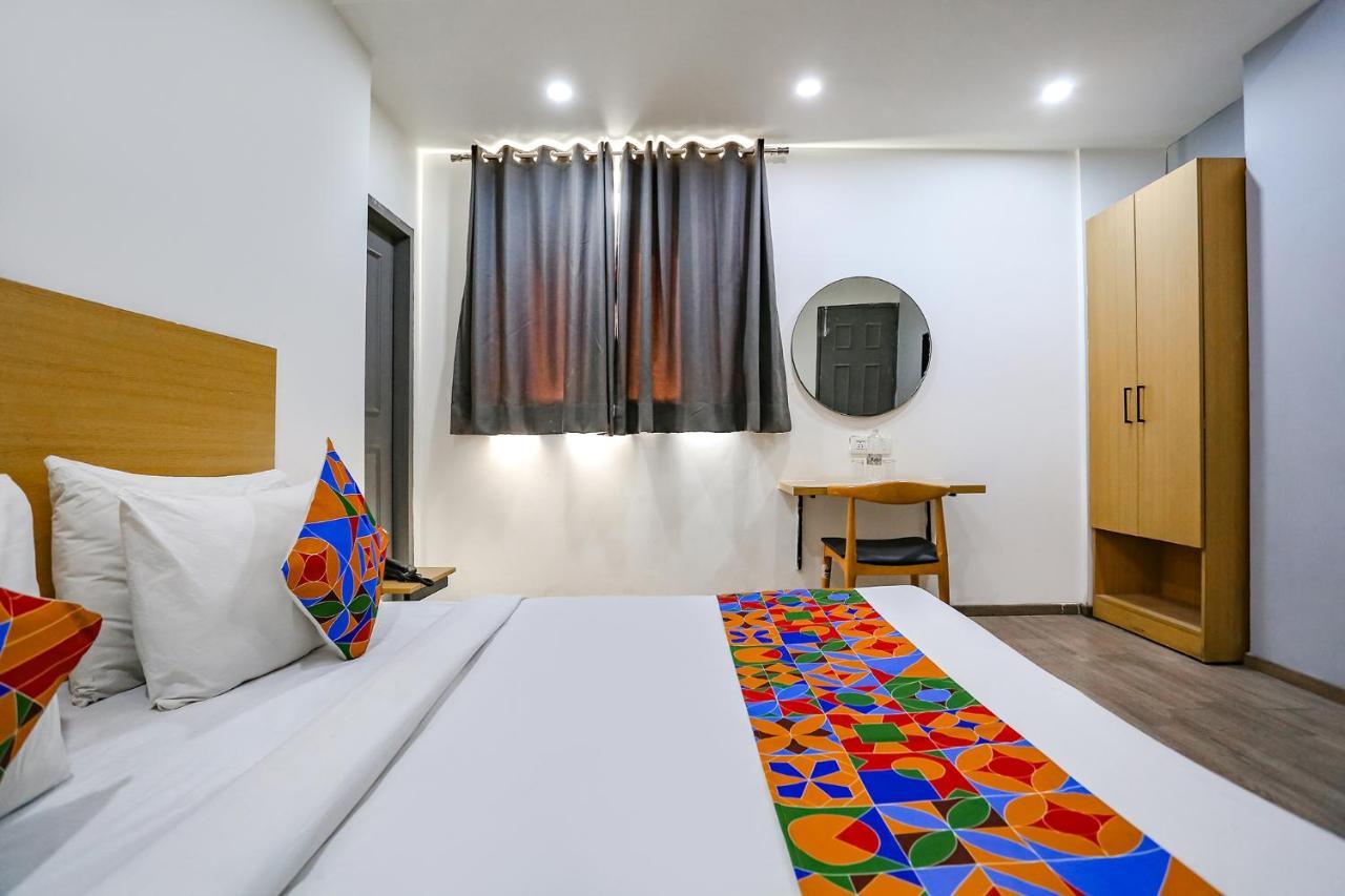 Fabhotel Vat - Meera Bagh デリー エクステリア 写真