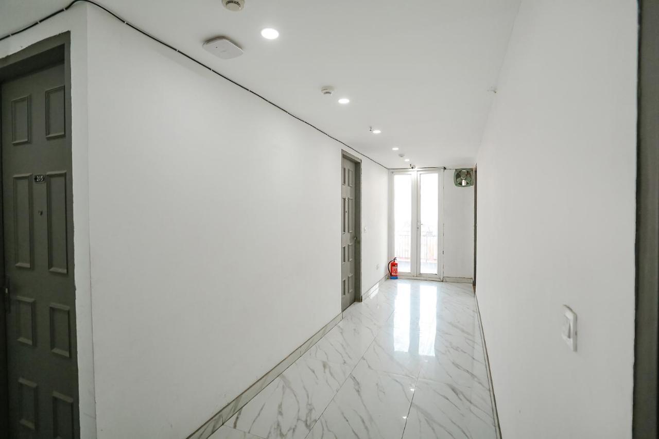 Fabhotel Vat - Meera Bagh デリー エクステリア 写真