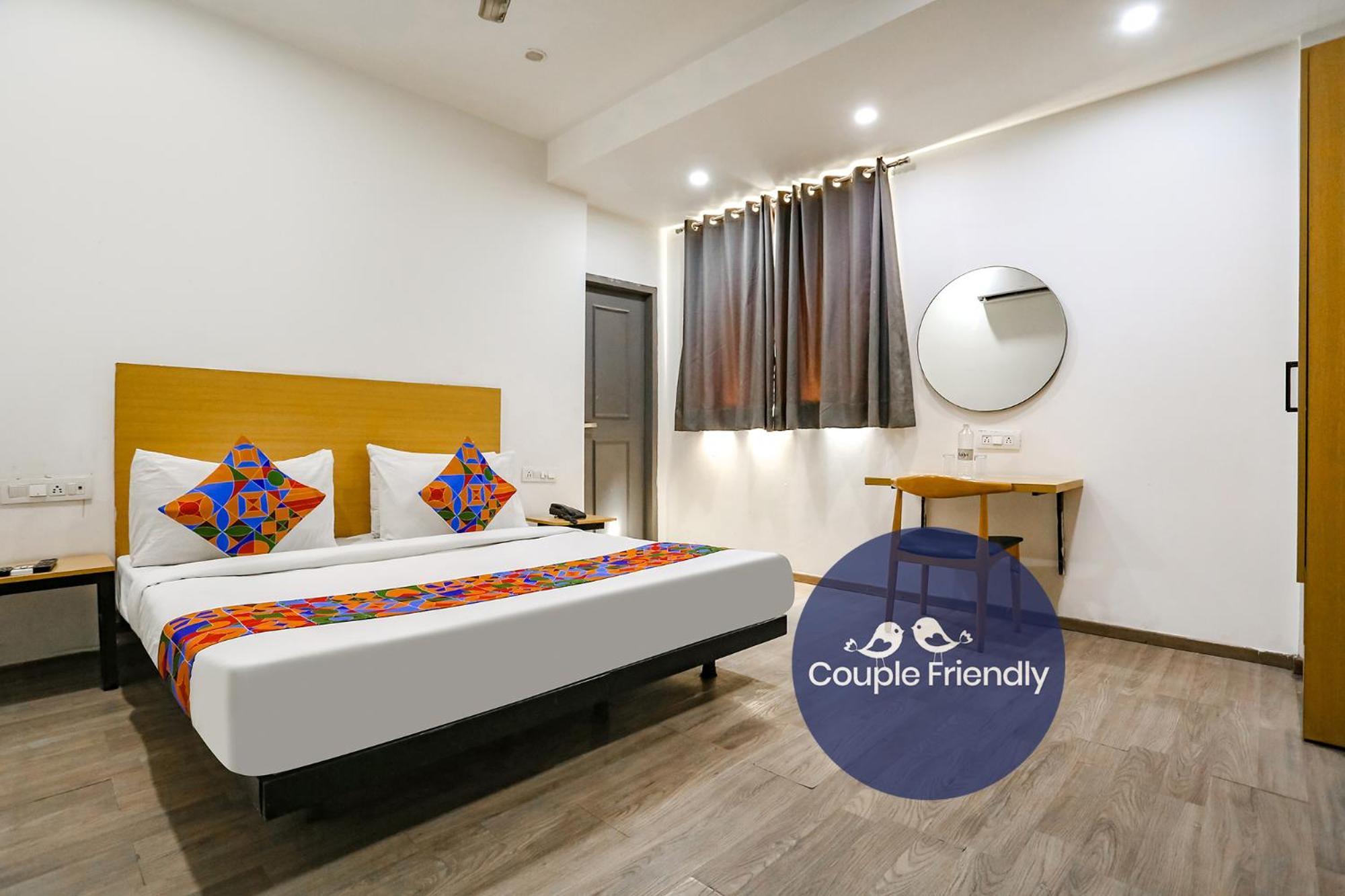 Fabhotel Vat - Meera Bagh デリー エクステリア 写真